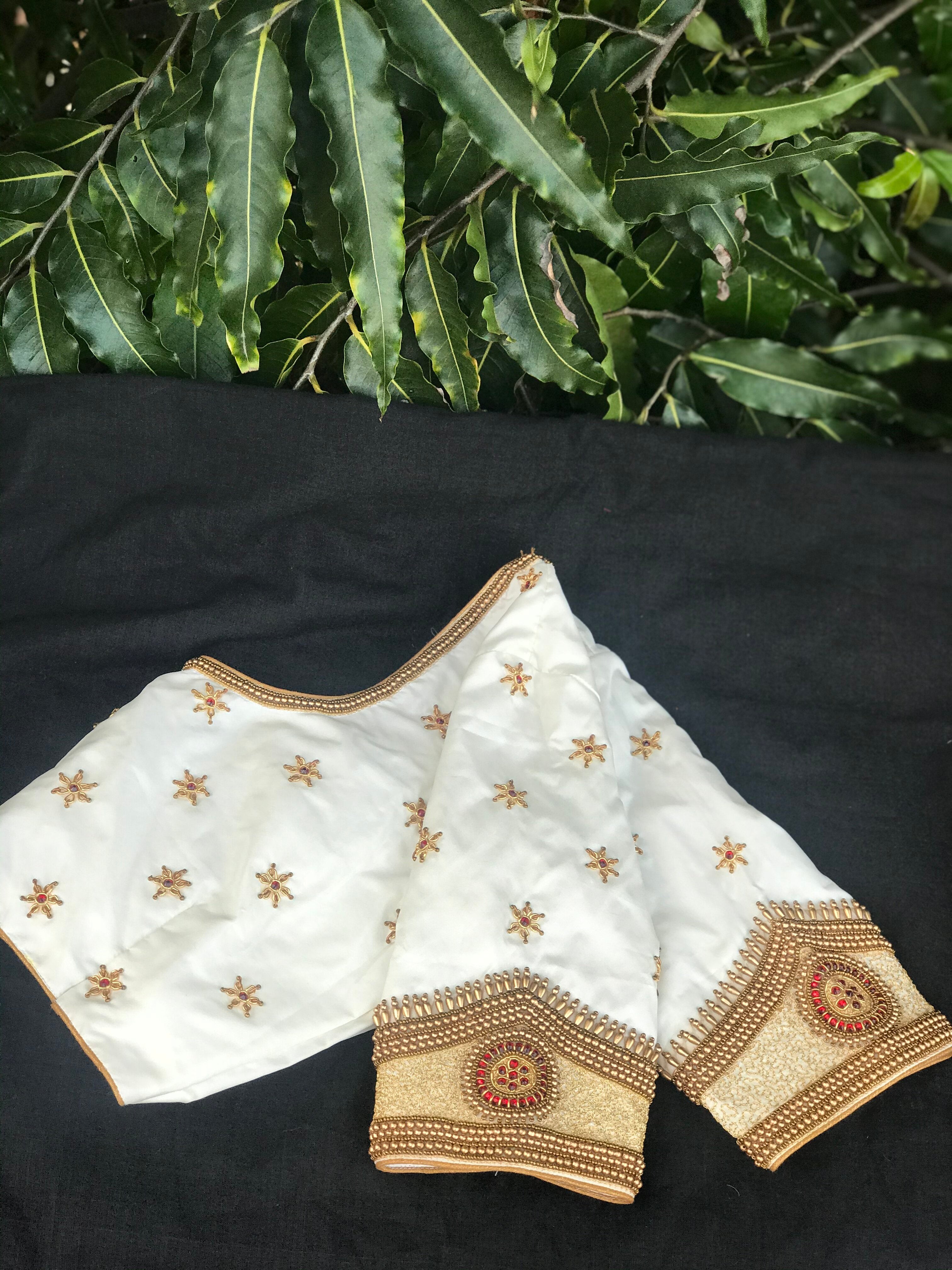 White Padakkam Zardosi Butti Blouse