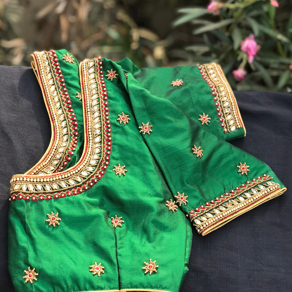 Green Round Padakkam Zardosi Butti Blouse